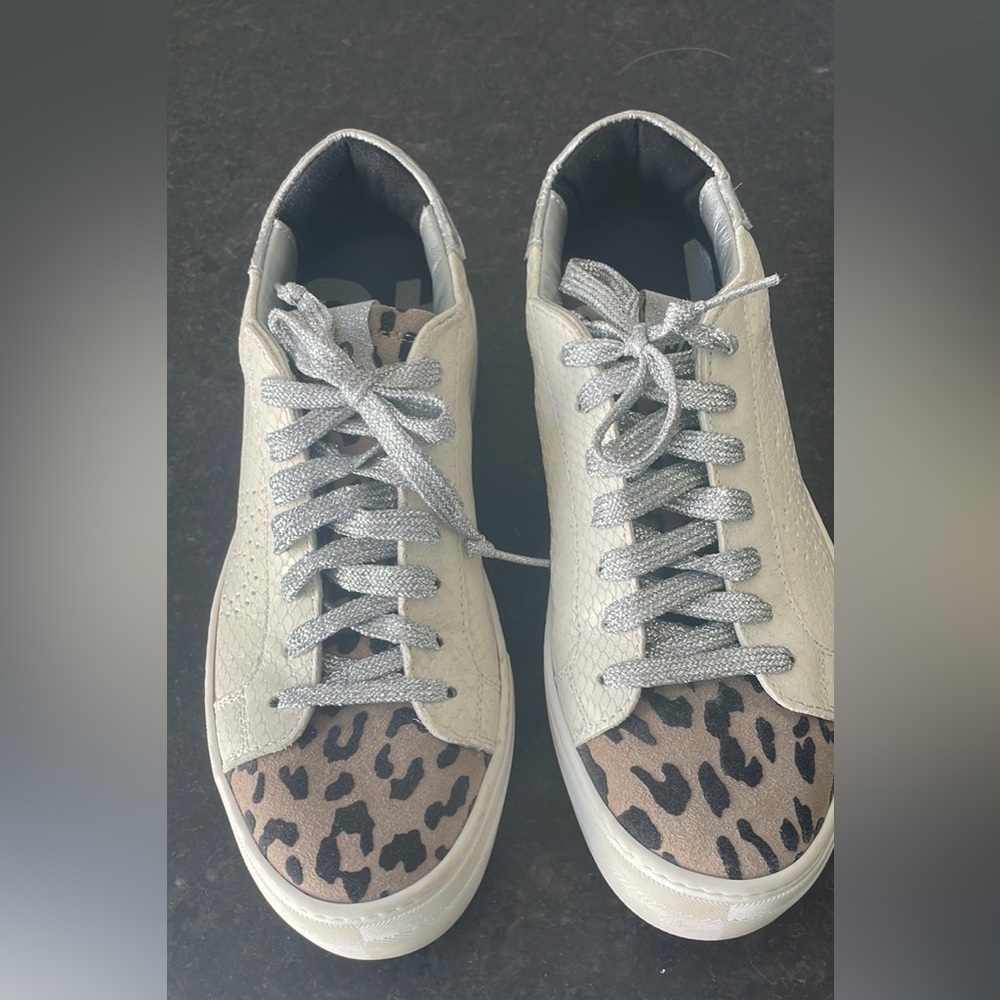 P448 platform sneaker. Size 39. Like new!